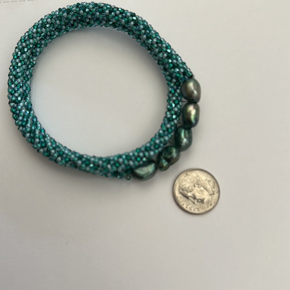 Seed bead and pearl crocheted bracelet - Picture 5 of 5